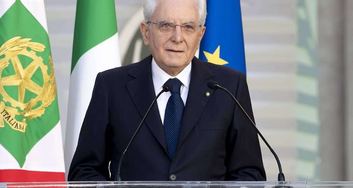 Festa della Repubblica, Mattarella: “Nella Costituzione vivono i valori della Repubblica e continuano a guidarci”