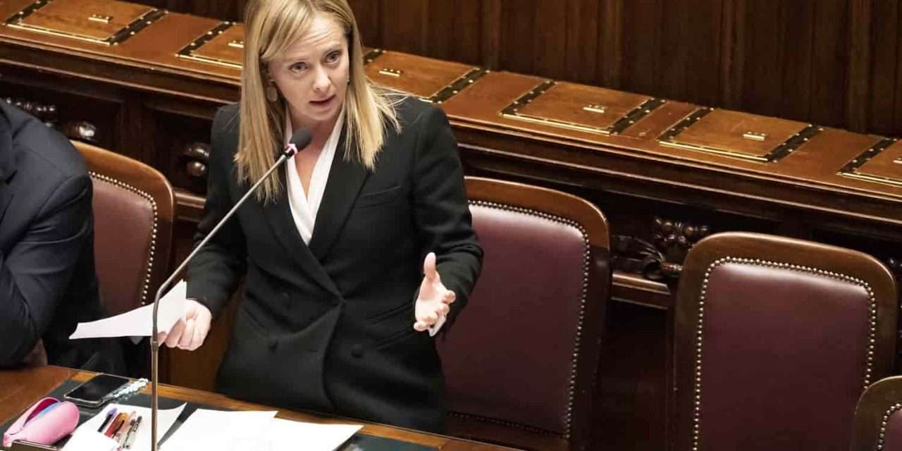 Ucraina, la Camera ha approvato la risoluzione di maggioranza. Meloni: “Pieno sostegno a Kiev”