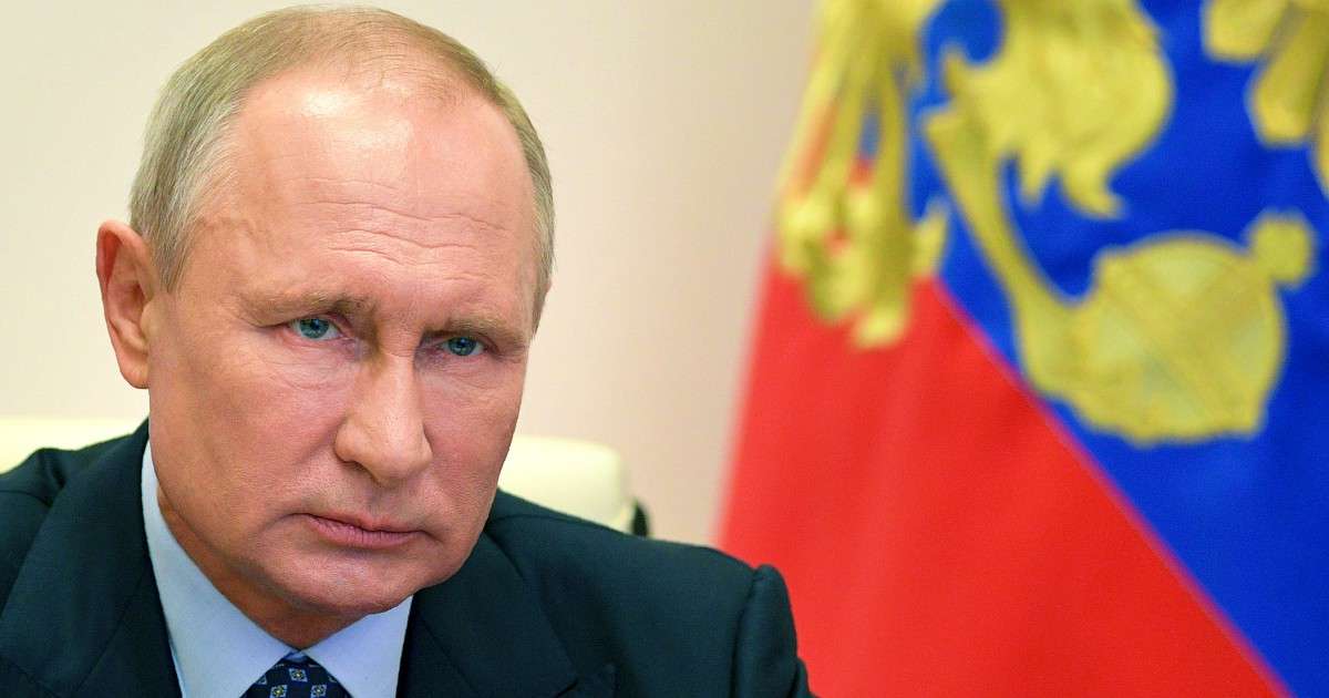 Putin annuncia la candidatura e punta al quinto mandato