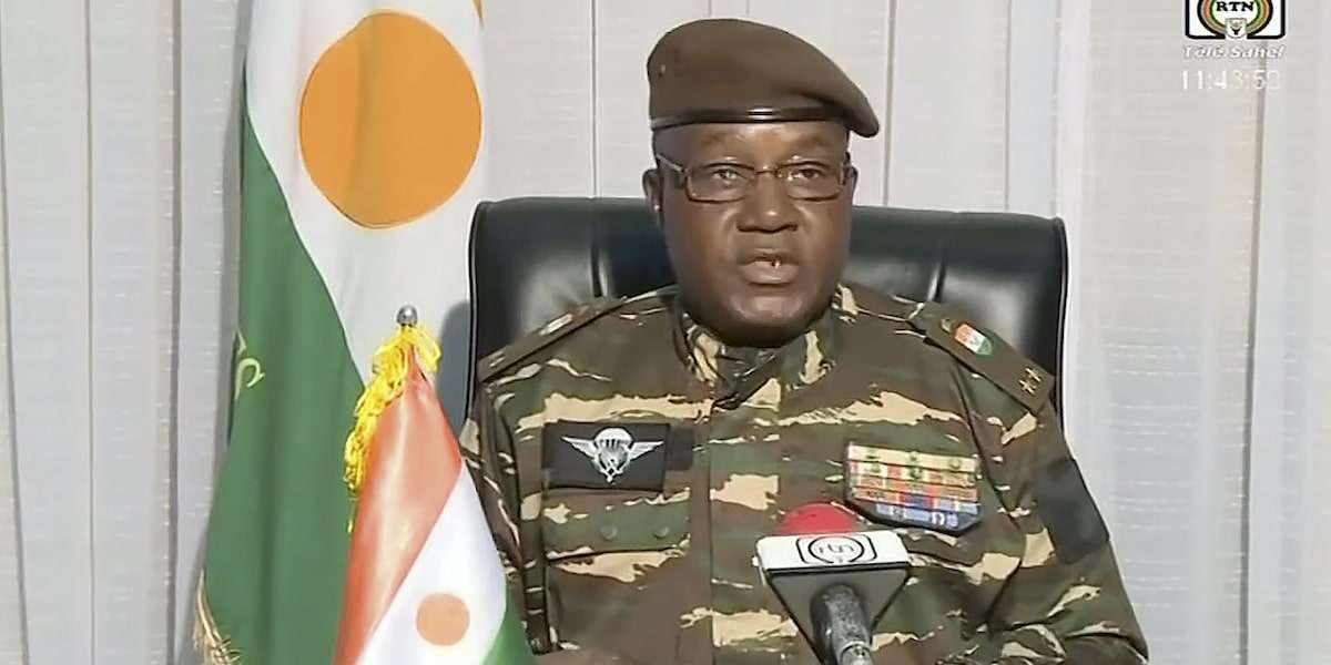 Niger, anniversario dell’indipendenza dalla Francia caratterizzato dalle proteste pro- regime golpista. Tchiani: “Non cederemo”