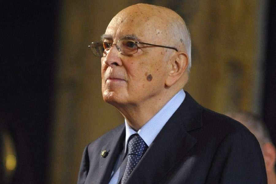 L’ultimo saluto a Giorgio Napolitano, ai funerali in forma laica a Montecitorio parteciperanno anche Macron e Steinmeier