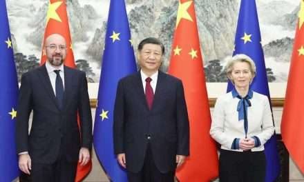 Von der Leyen a Pechino: “Esistono squilibri e differenze. La Cina garantisca aperture ai suoi mercati”