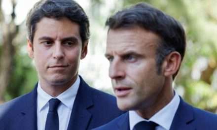 Francia, Gabriel Attal è il nuovo premier: il 37enne ex ministro dell’Istruzione dovrà rianimare il macronismo