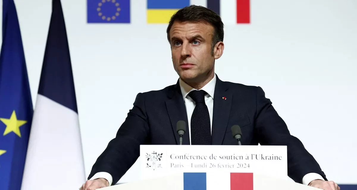 Macron propone l’invio di truppe militari a Kiev, risponde un coro di no