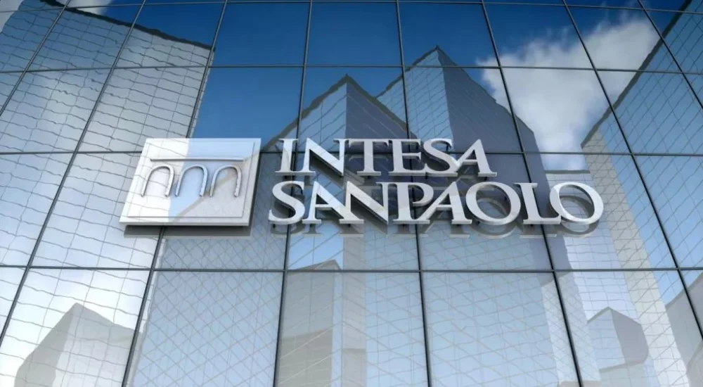 Intesa Sanpaolo aumenta le risorse per il sociale: 30 milioni al terzo settore nel 2026