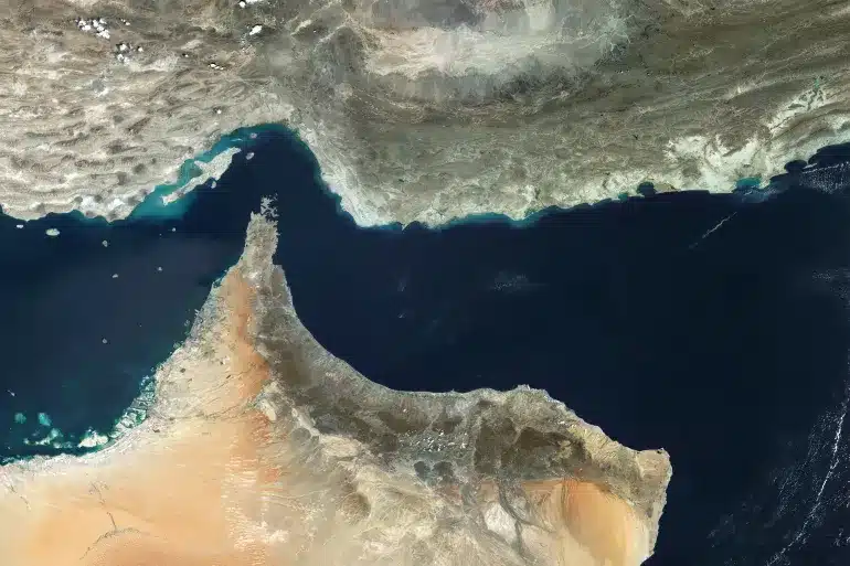 Iran, gli Emirati pronti a intervenire su Hormuz